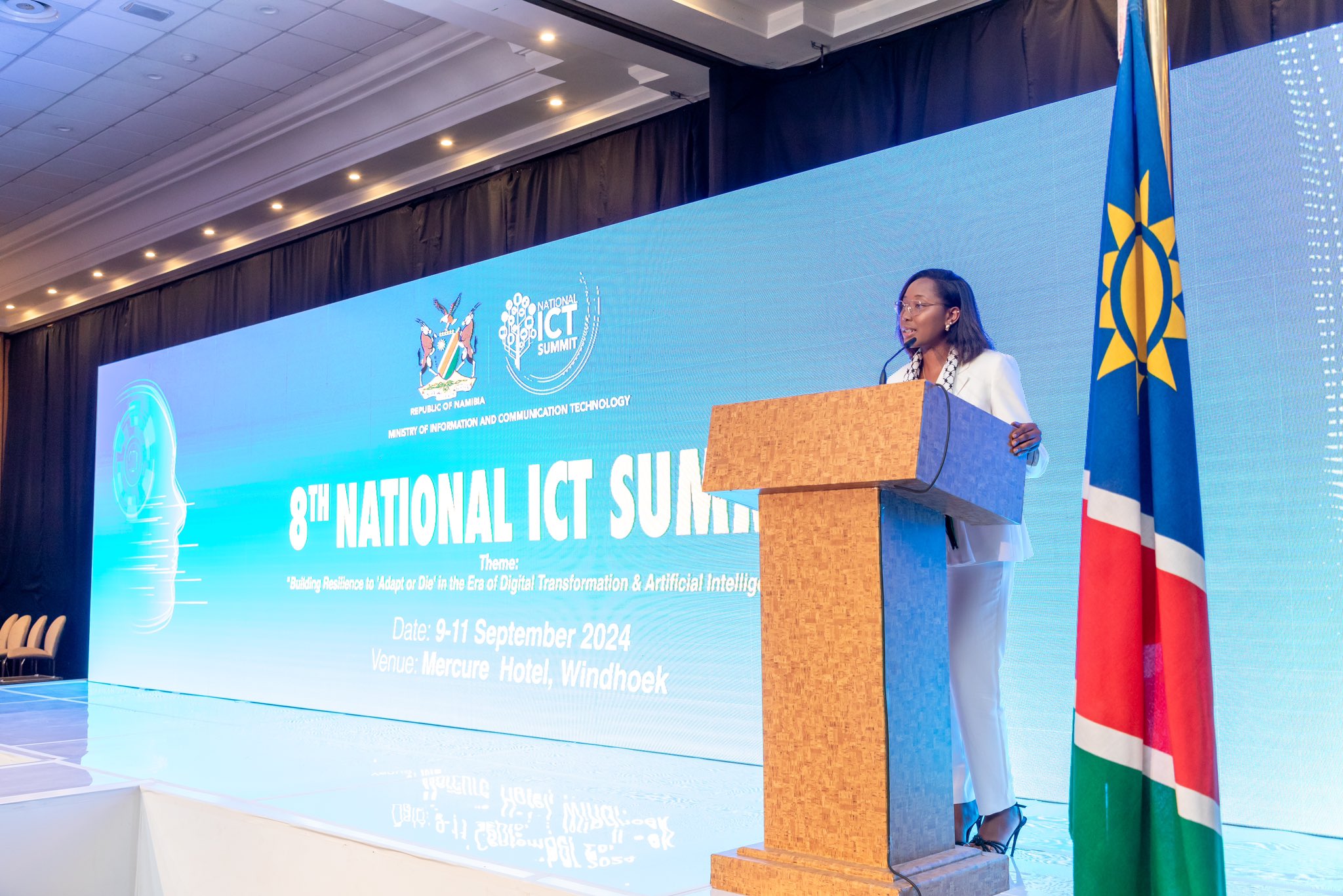 Emma THEOFELUS, Ministre des Technologies de l'information et de la communication pendant son allocution lors du 8ème Sommet national des TIC