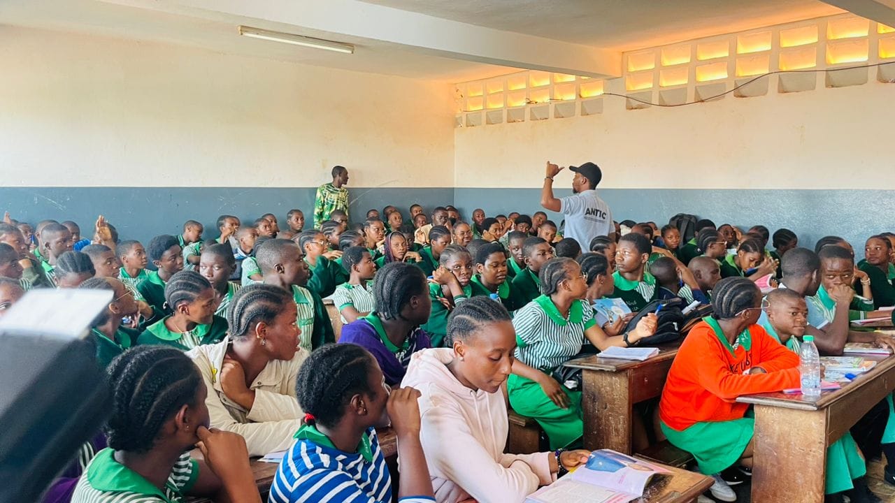 L'ANTIC sensibilise des jeunes Camerounais à la Cybersécurité à travers un jeu concours télévisé